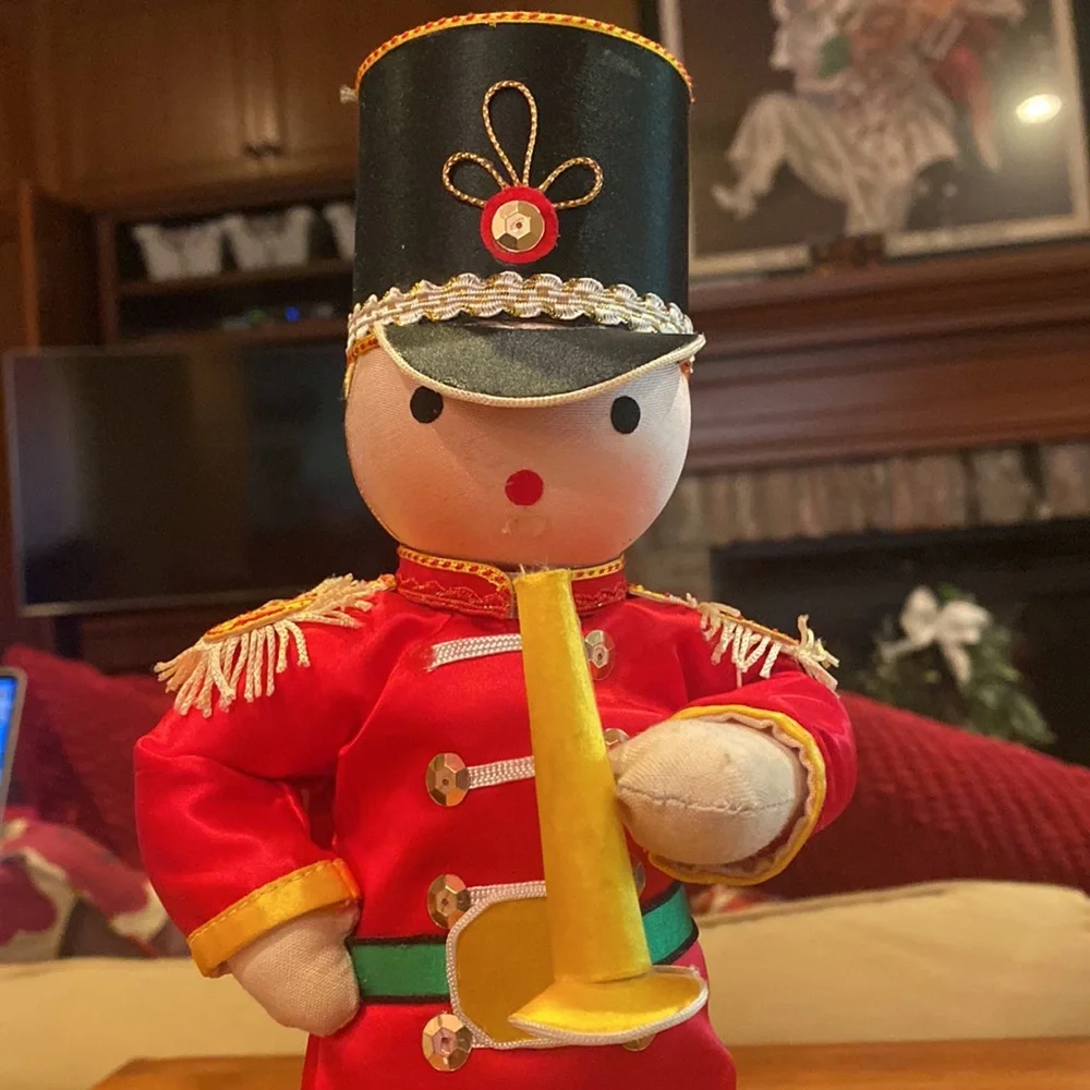 Vintage Emporium Capwell Christmas Soldier